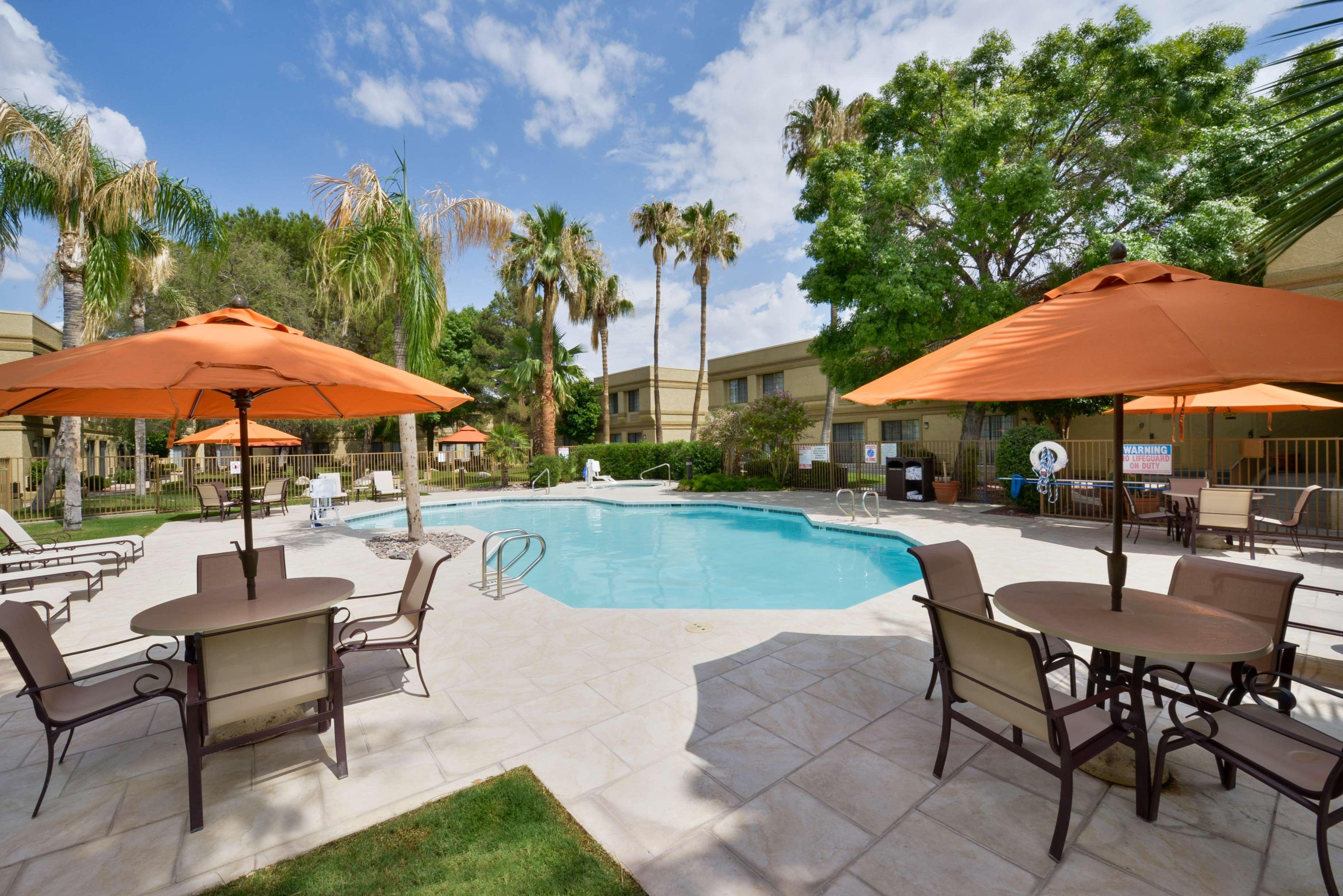 Wyndham Tucson Airport Hotel & Conference Center Exterior photo