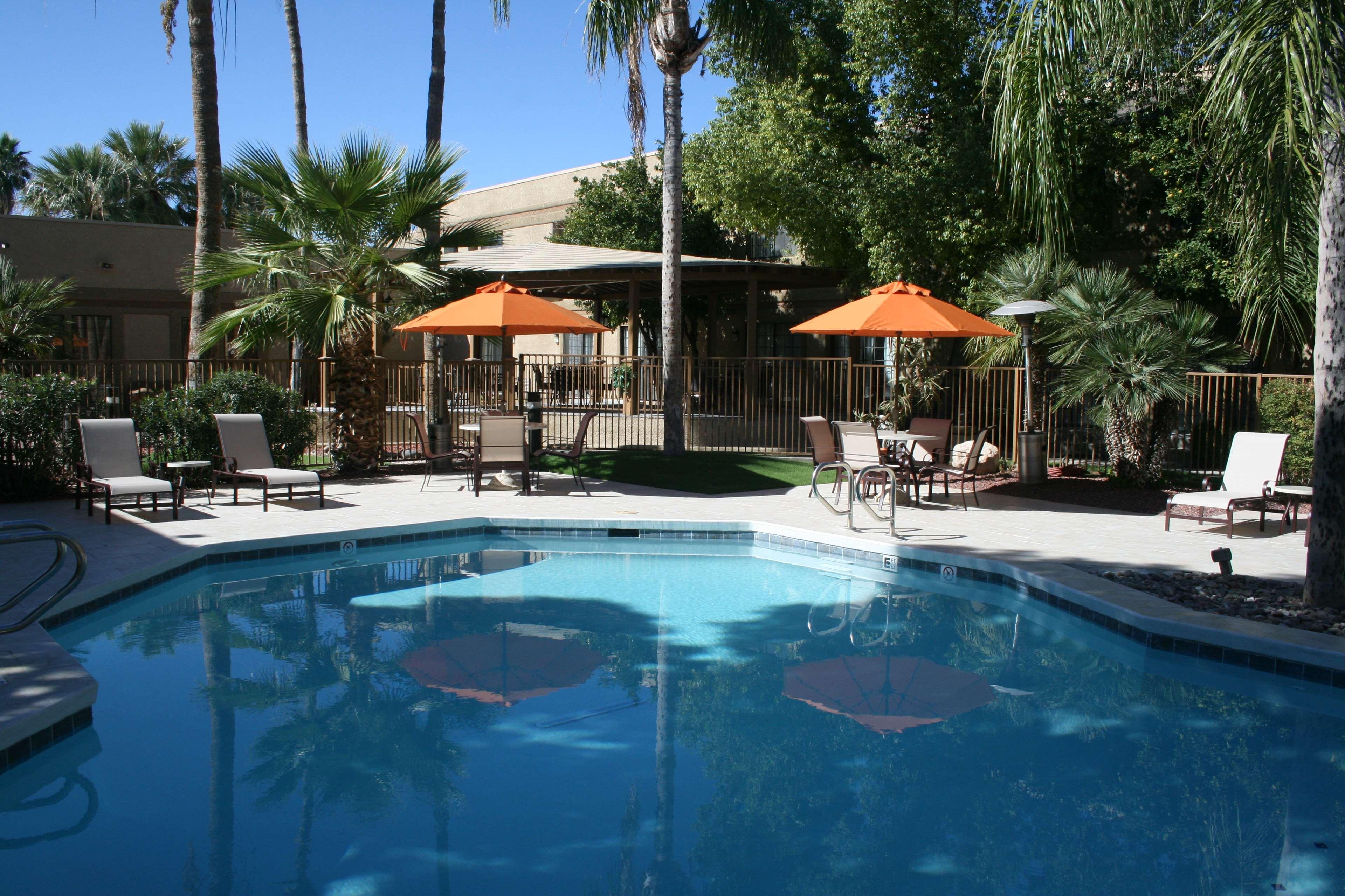 Wyndham Tucson Airport Hotel & Conference Center Exterior photo