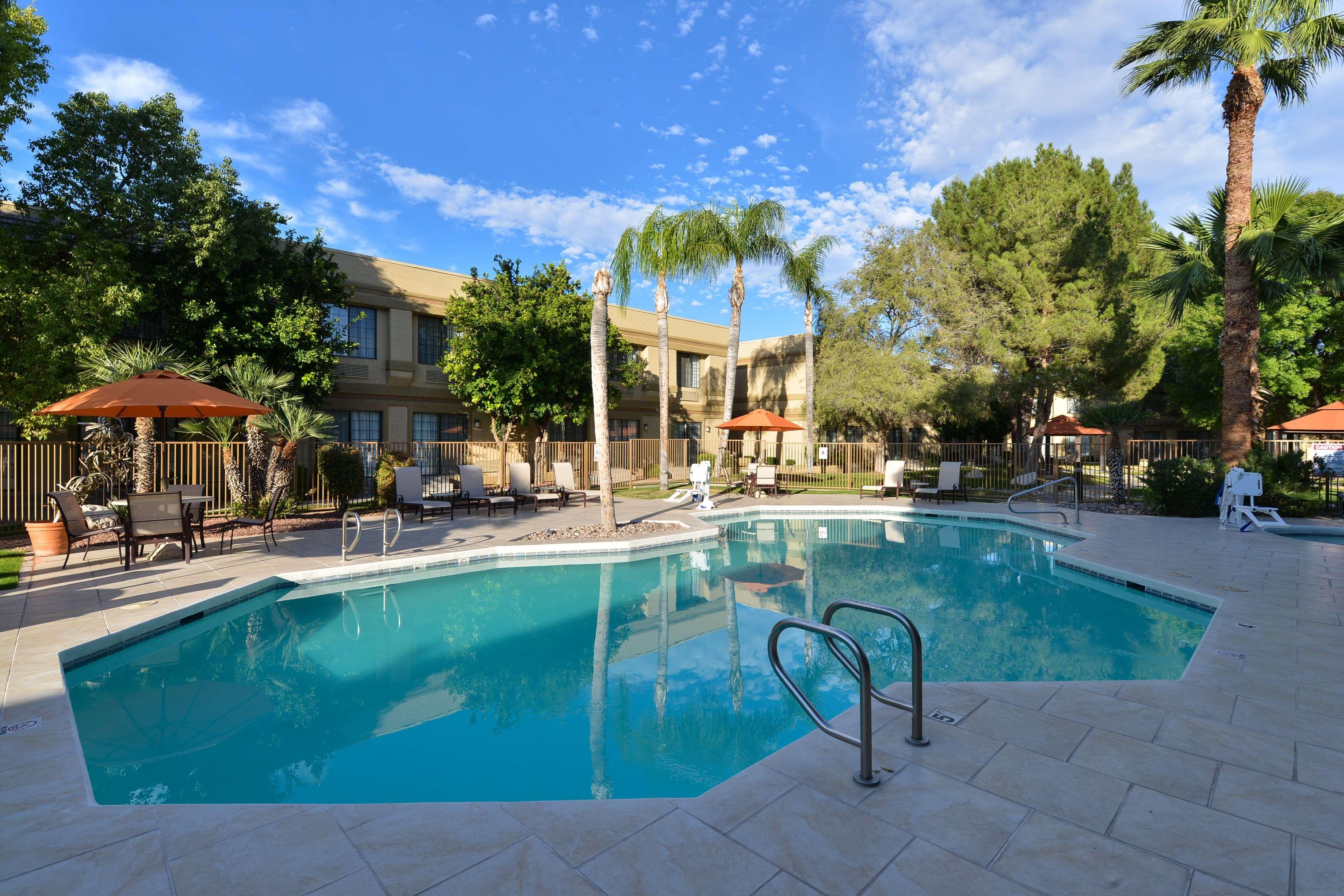 Wyndham Tucson Airport Hotel & Conference Center Exterior photo