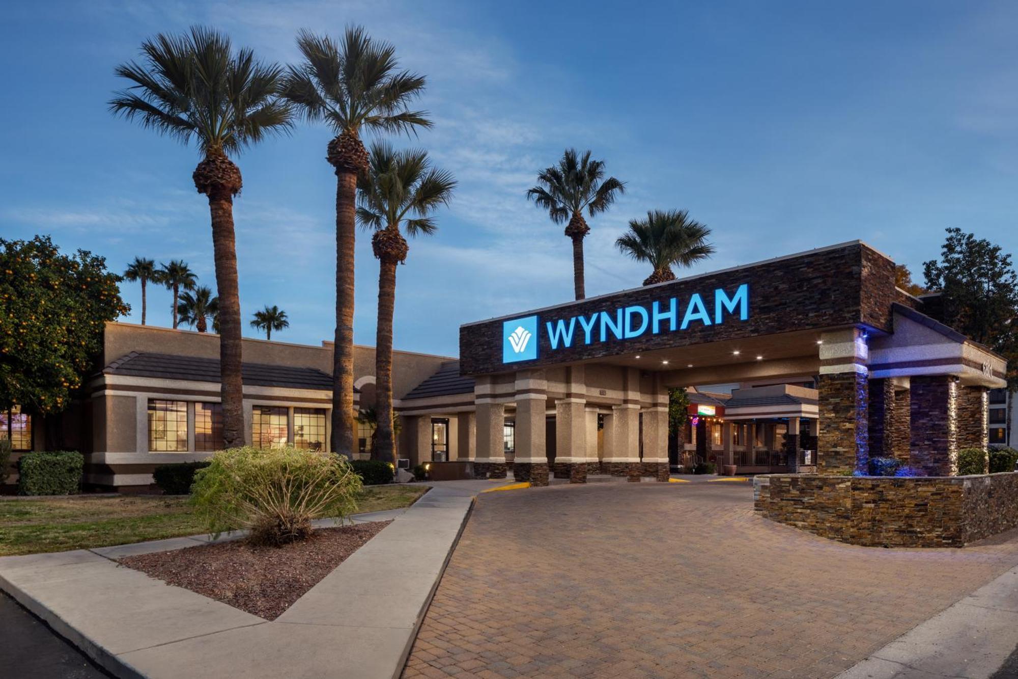 Wyndham Tucson Airport Hotel & Conference Center Exterior photo