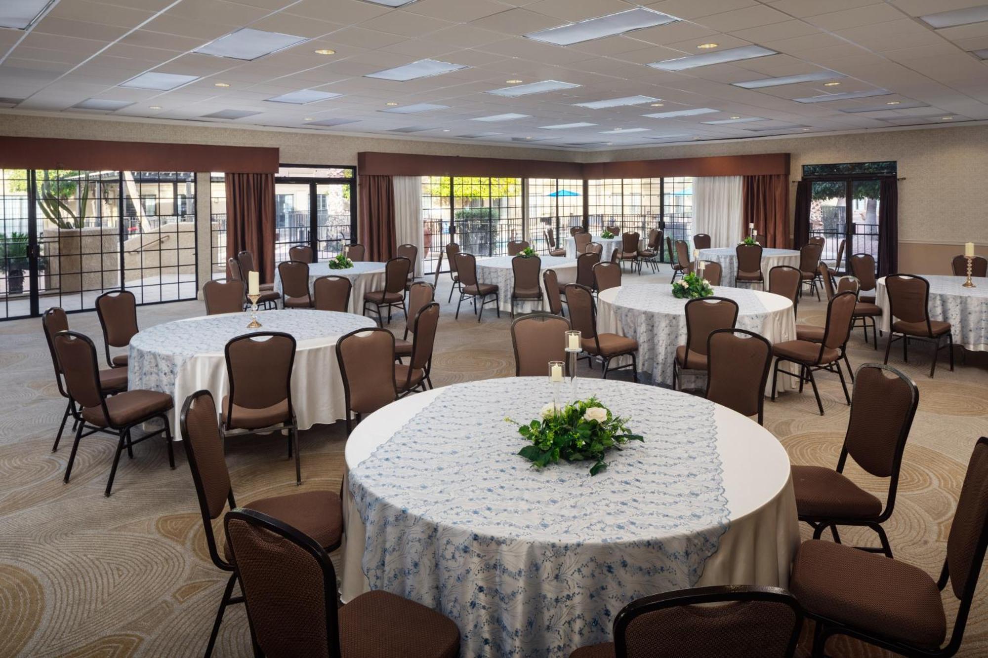 Wyndham Tucson Airport Hotel & Conference Center Exterior photo