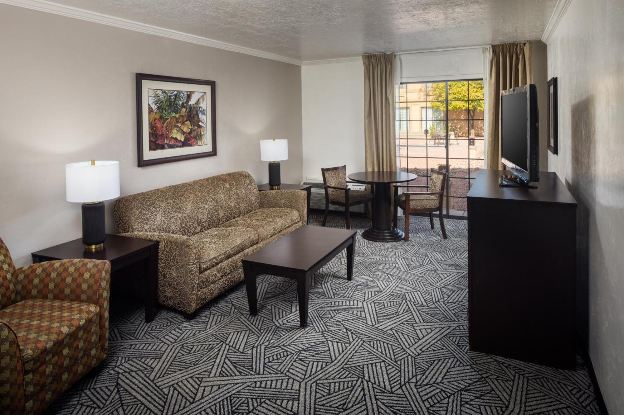 Wyndham Tucson Airport Hotel & Conference Center Exterior photo